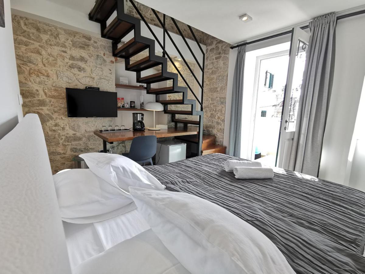 Fjaka Boutique Apartments สปลิท ภายนอก รูปภาพ