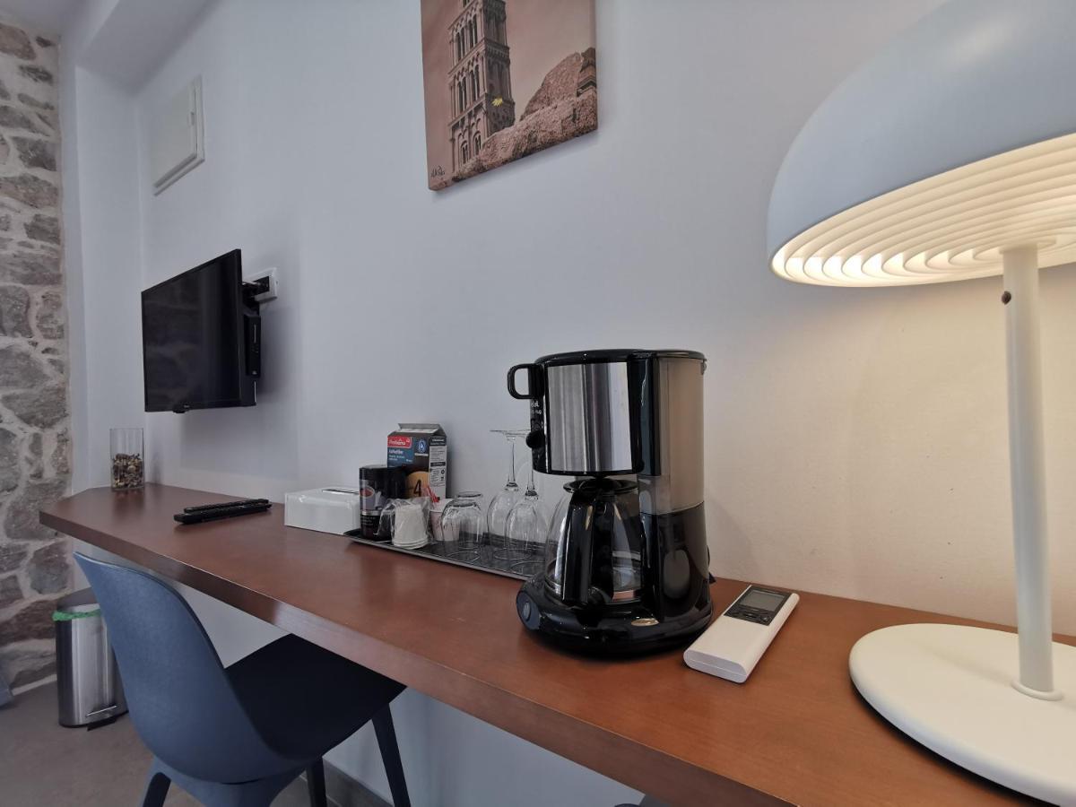Fjaka Boutique Apartments สปลิท ภายนอก รูปภาพ
