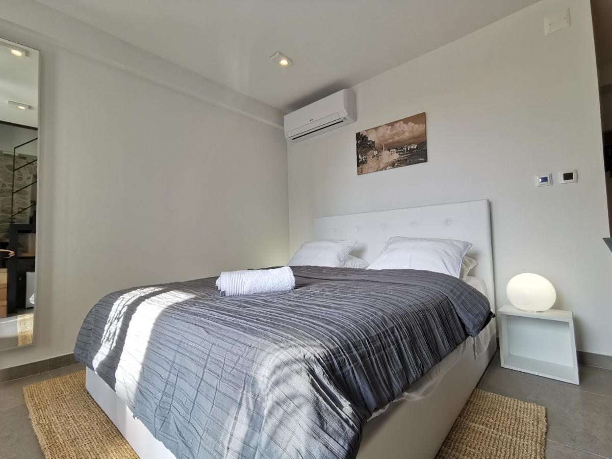Fjaka Boutique Apartments สปลิท ภายนอก รูปภาพ
